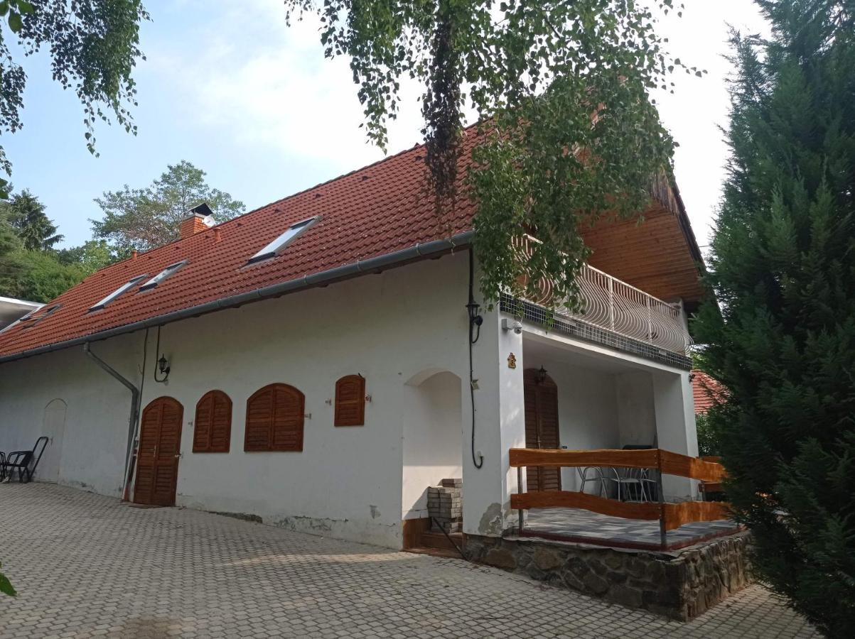 Parraghegy Apartman Villa Zalaszanto Luaran gambar